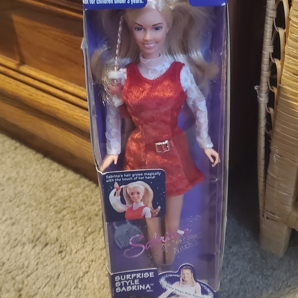 Sabrina the Teenage Witch collector doll - Picture 1 of 3